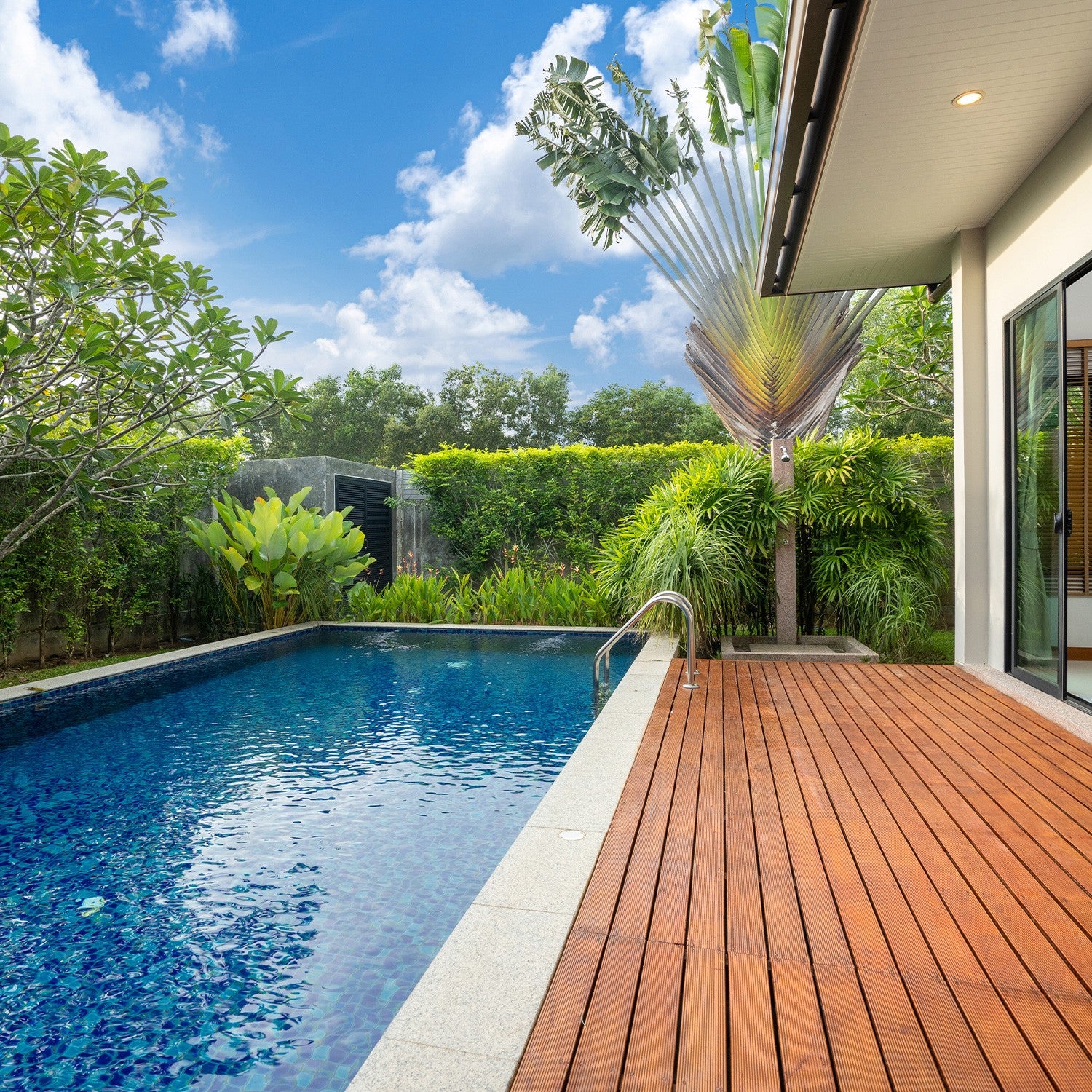 BOMBA ALBERCA 0.5HP 110/220V 1.5" - HP1.5ME050